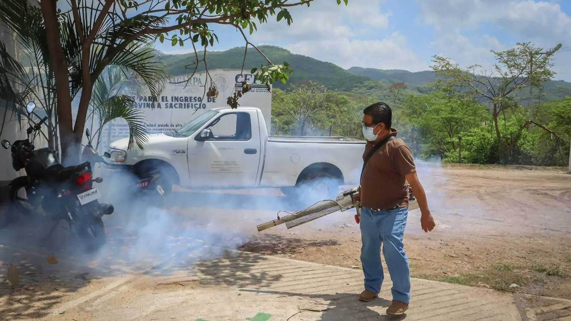 Fumigación en Cintalapa (3)